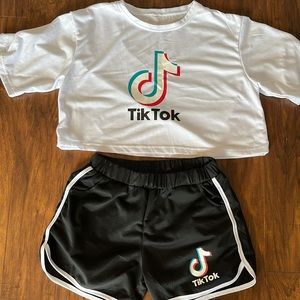 TikTok short outfit